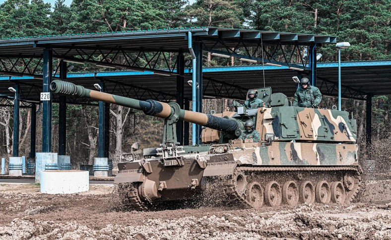 Samobieżna armatohaubica K9 Thunder. Polska zakupiła łącznie 364 AHS K9 za kwotę 5 mld dol. netto.