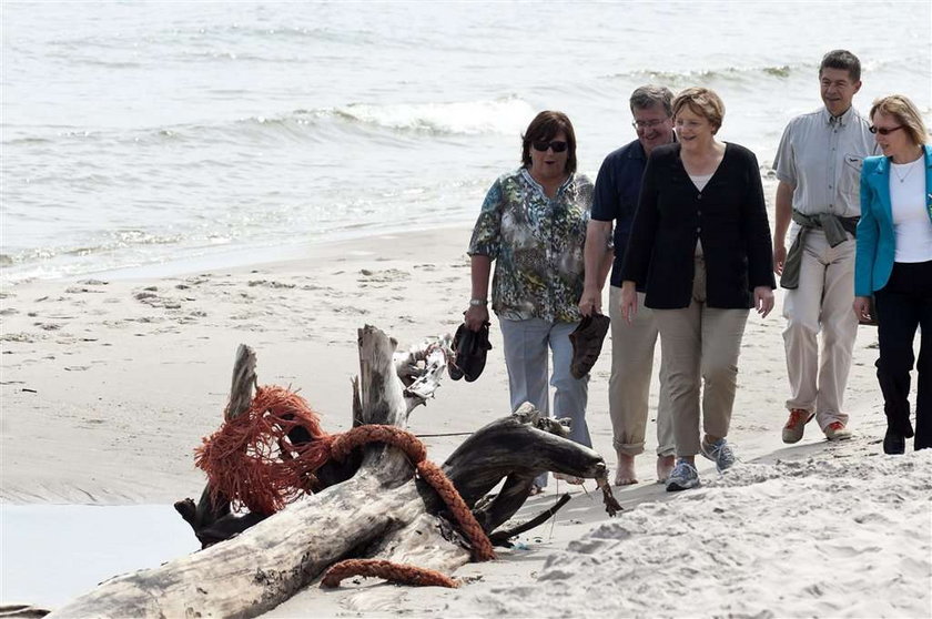 Po plaży na bosaka