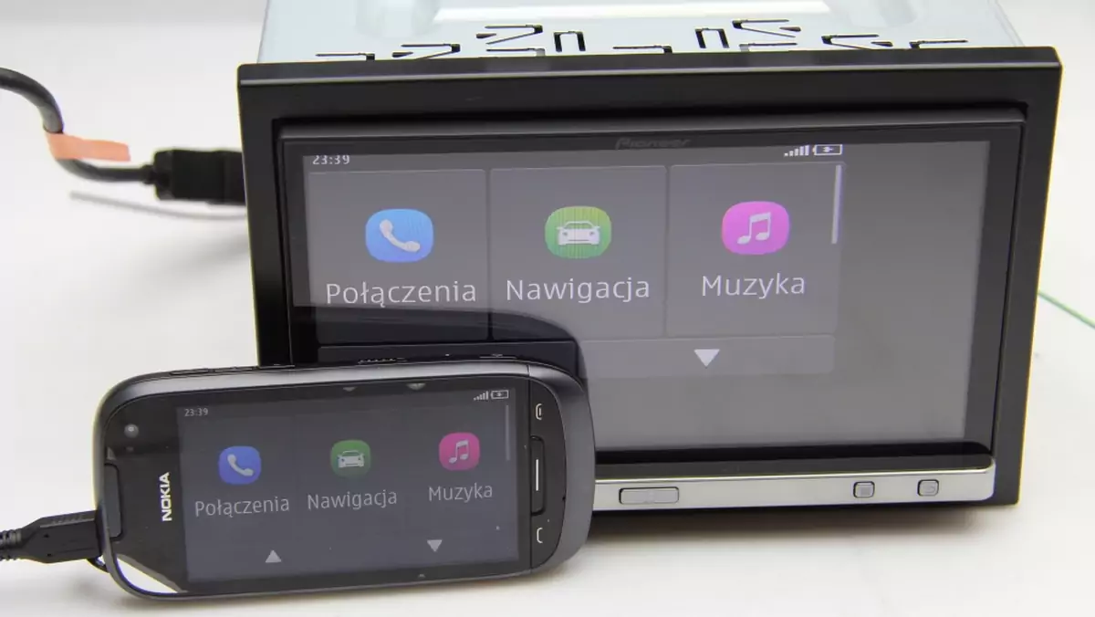 Nokia 701 i Pioneer SPH-DA110 w trybie MirrorLink.