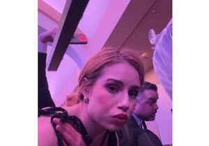 Olivija Rejngold tokom pucnjave na večeri u Vašingtonu