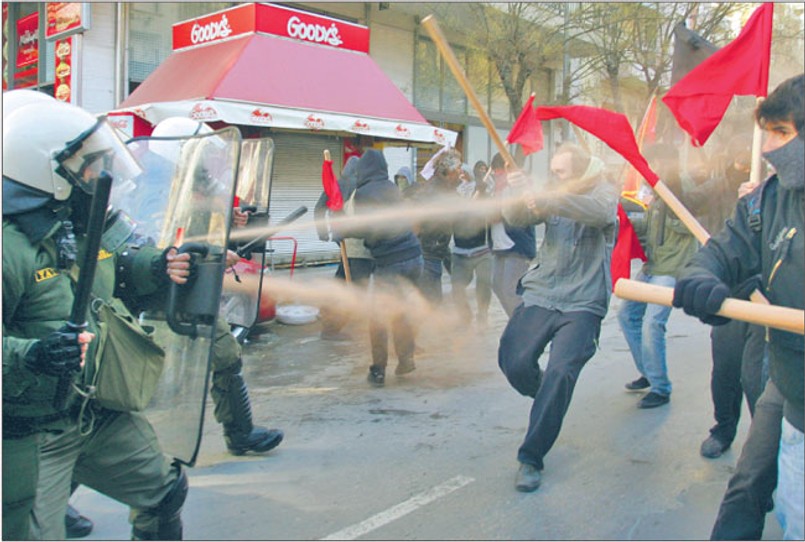 Grecy gwałtownie protestowali przeciwko rządowej polityce zaciskania pasa. Fot. Reuters/Forum