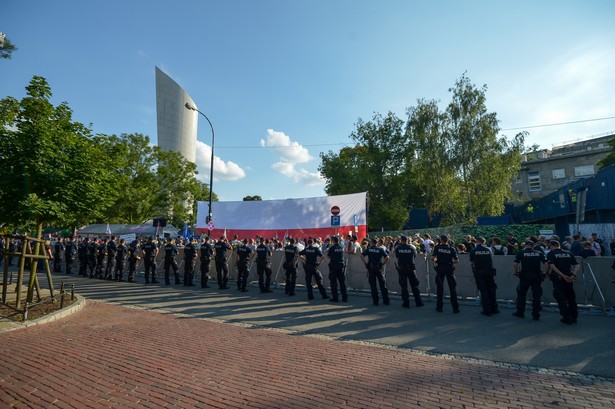 Policja przed Sejmem