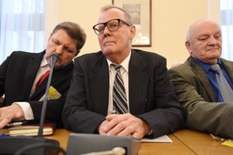 Dąbrowski: Ciało gen. Błasika znaleziono wśród pasażerów, nie załogi