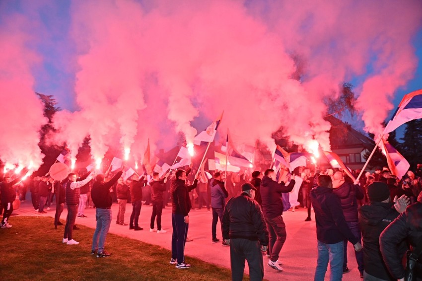 Preljina, doček uz zastave, vatromet i pesmu