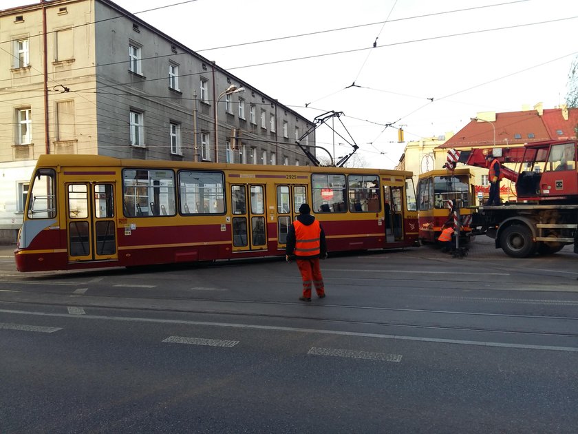 Wykolejenie tramwaju na Reymonta.