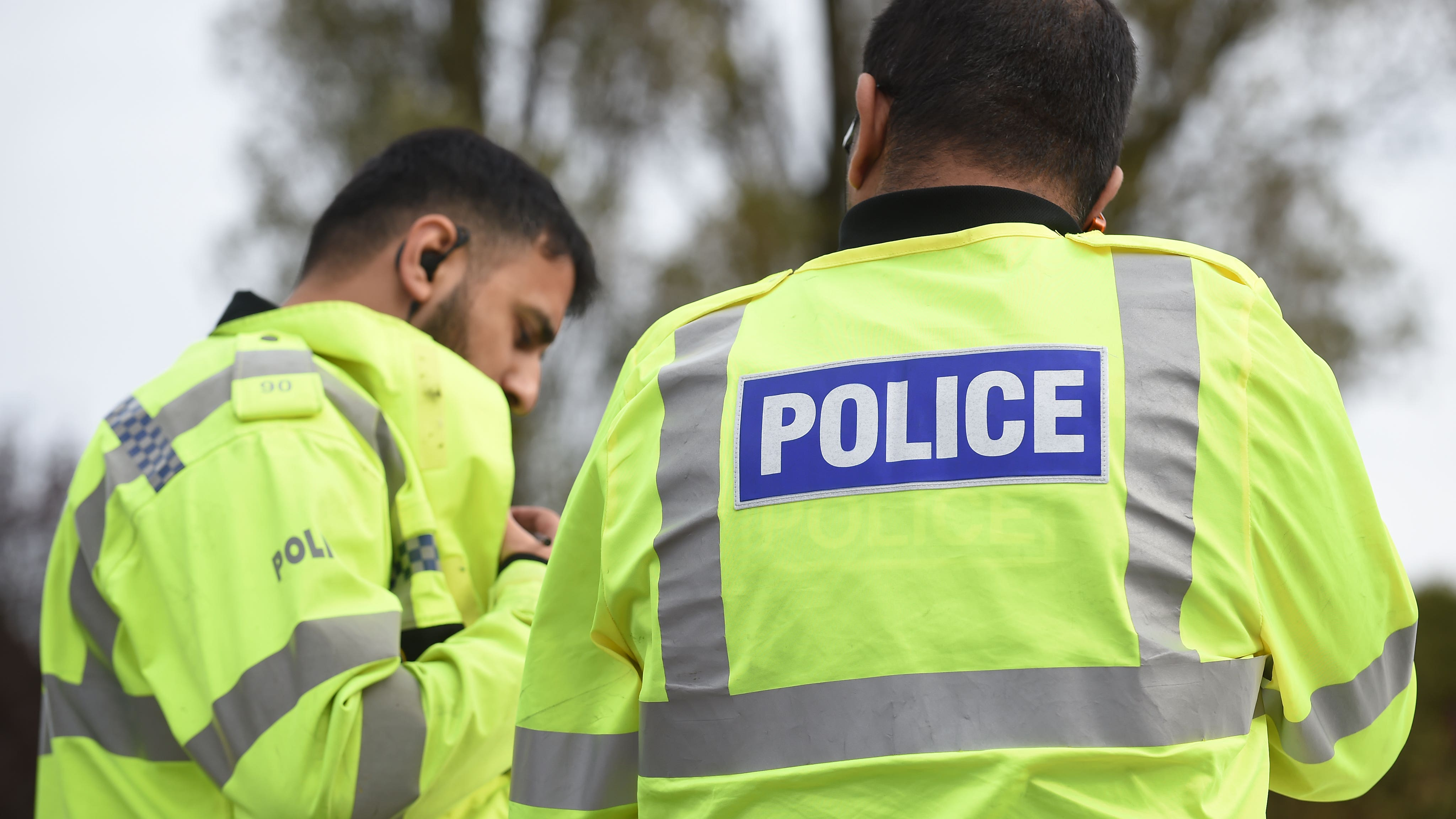 People smuggling gang: 7 arrested over millions scam