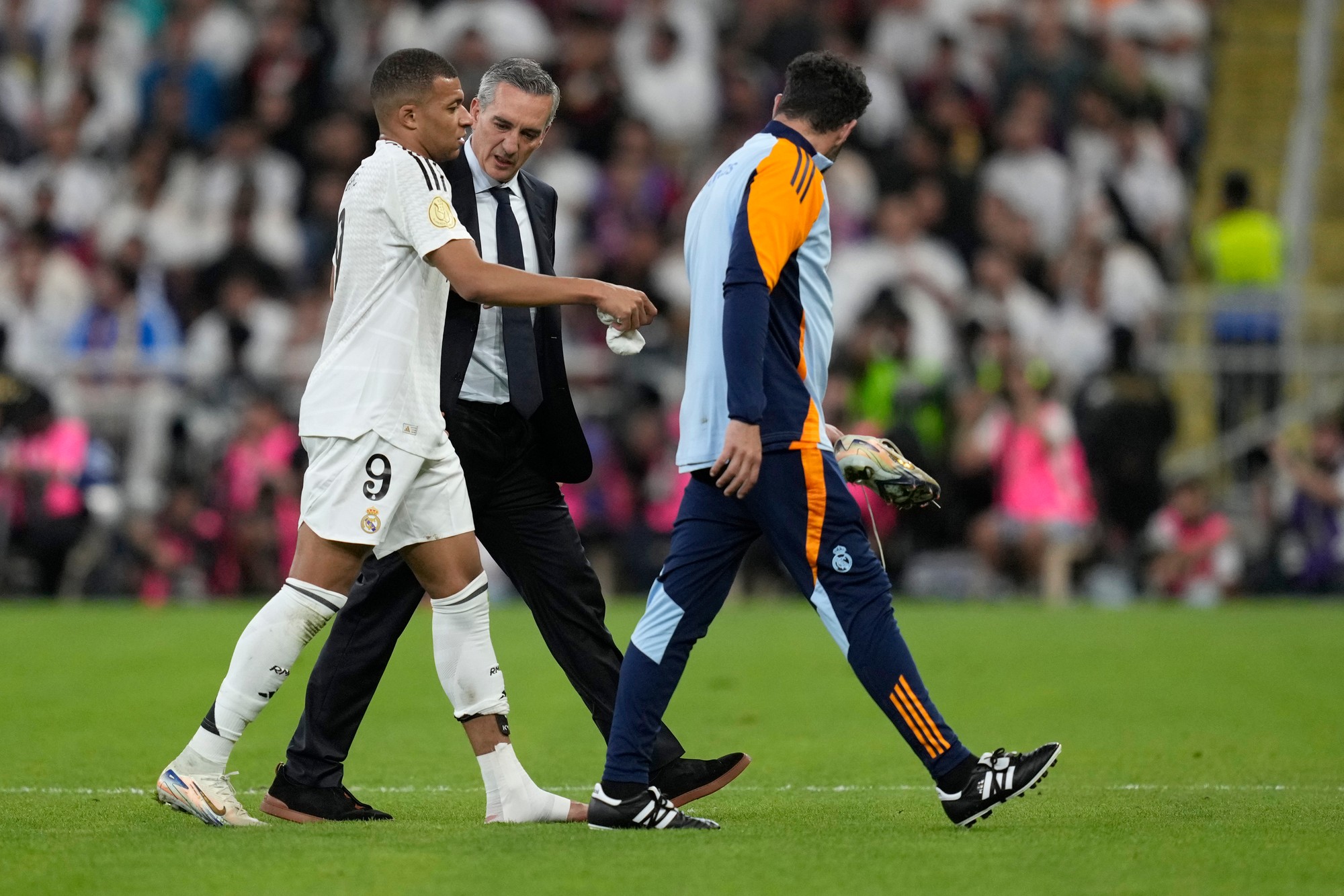Zranený futbalista Realu Madrid Kylian Mbappé.