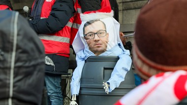 atak na dom ministra rolnictwa. policja wkroczyła do akcji