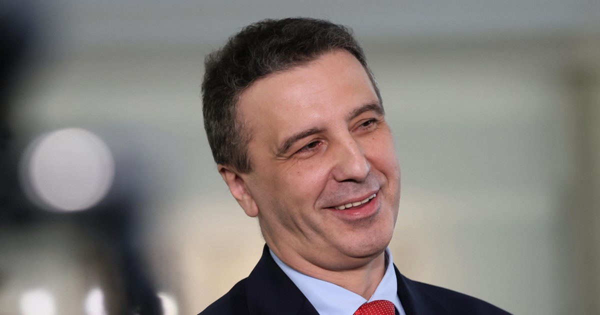 Potentat drobiu zaprasza do willi premiera. „Pani poseł, dla mnie wszyscy ludzie są równi” [KULISY]