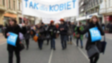 Łódzka Manifa 2013. Protest przeciwko robieniu polityki kosztem ciał kobiet