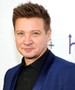 Nyilvánosságra hozták a képeket Jeremy Renner balesetéről
