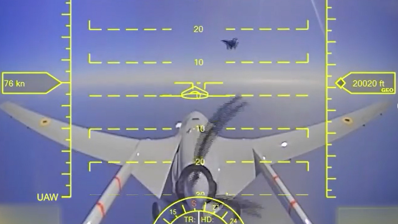 Rosyjski myśliwiec próbował strącić bayraktara. Jest nagranie