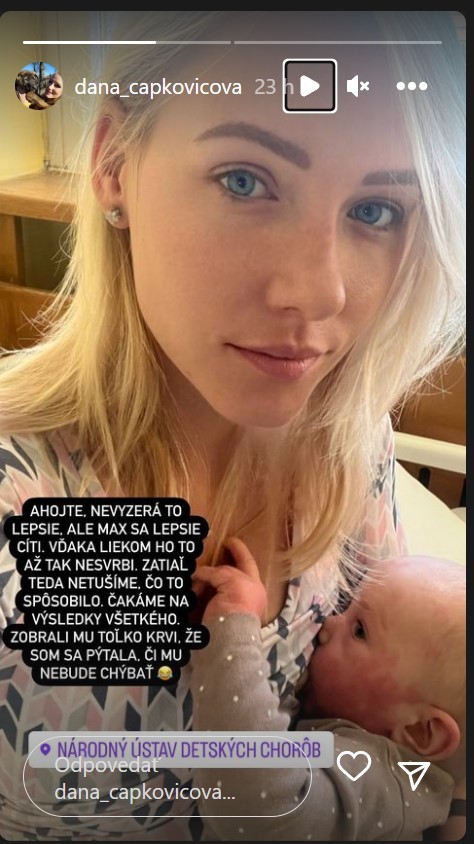 Maxa si lekári nechali v nemocnici. 
