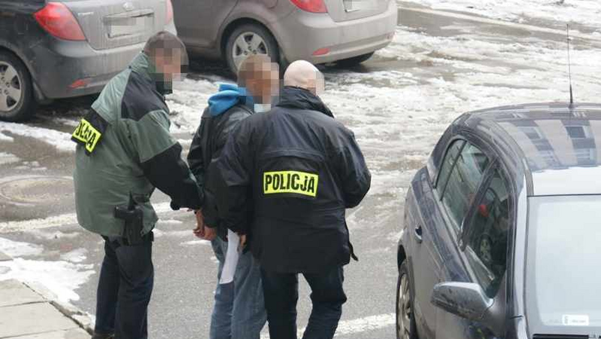 Policjanci z Centralnego Biura Śledczego rozbili w Elblągu grupę przestępczą zajmującą się obrotem znacznych ilości narkotyków.