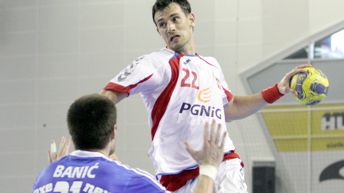 Marcin Lijewski zdobył cztery gole dla HSV Hamburg w przegranym przez jego drużynę meczu wyjazdowym z węgierskim MKB Veszprem KC 30:33 (13:15) w drugiej kolejce grupy B Ligi Mistrzów piłkarzy ręcznych.