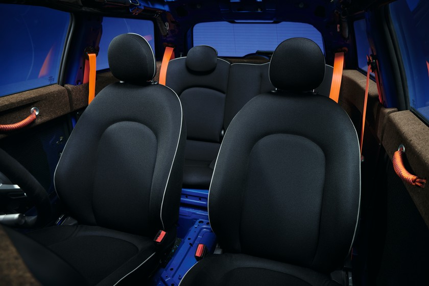 Das Interieur ist komplett leder- und chromfrei umgesetzt.