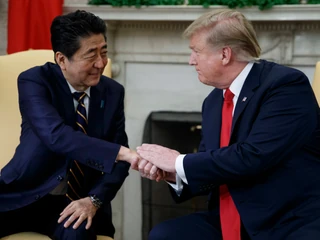 Premier Japonii Shinzo Abego i prezydent USA Donald Trump