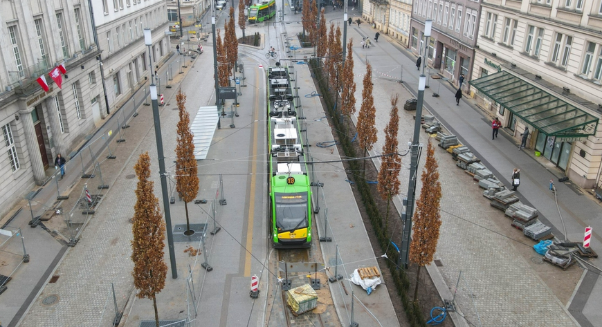 W ostatnich dniach robotnicy spieszyli się, by jak najprędzej oddać poznaniakom do użytku przejazd od ul. Piekary, przez ul. św. Marcin i Al. Marcinkowskiego, do ul. Solnej.