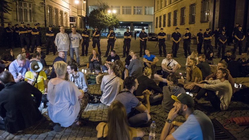 Blamaż Zielińskiego i Błaszczaka. Tak nazwali protestujących Polaków!