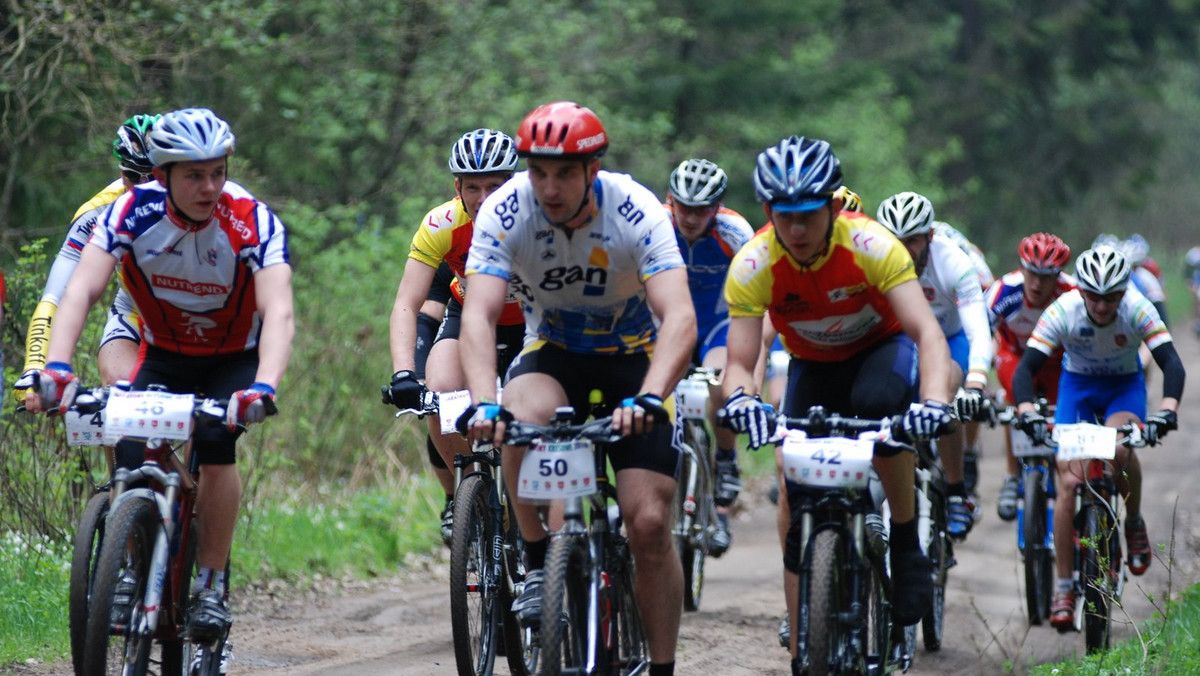 W najbliższą niedzielę 30 maja na mapie maratonów MTB zadebiutuje podlaskie Michałowo. Drugi w sezonie Maraton Kresowy będzie jedną z imprez Dni Michałowa. Dzięki temu uczestnicy i kibice będą mogli liczyć przez cały weekend na wiele dodatkowych atrakcji. Wystąpią m.in. Trubadurzy i śpiewający po białorusku zespół Prymaki. To przecież wielokulturowe Podlasie.