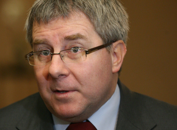 Czarnecki: Premier łamie prawo, zastrasza urzędników