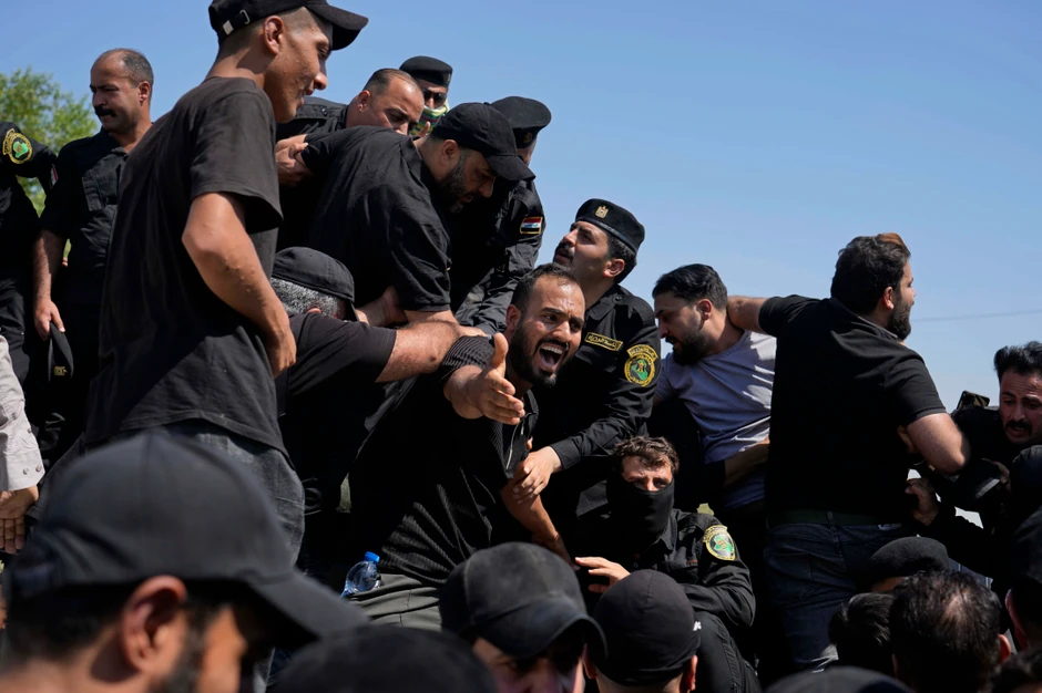 Veliki sukobi u Bagdadu, Irak, nakon povlačenja šiitskog verskog vođe Moktada al Sadra