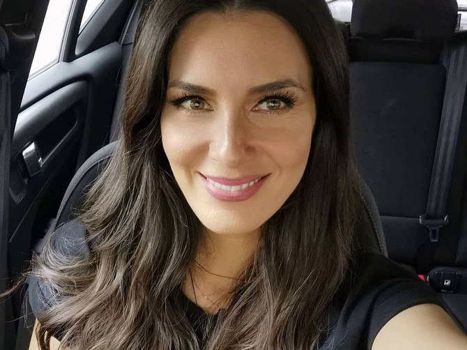 Marija Kilibarda sa šminkom