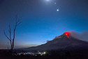 Niebezpieczna "góra ognia" w Indonezji 