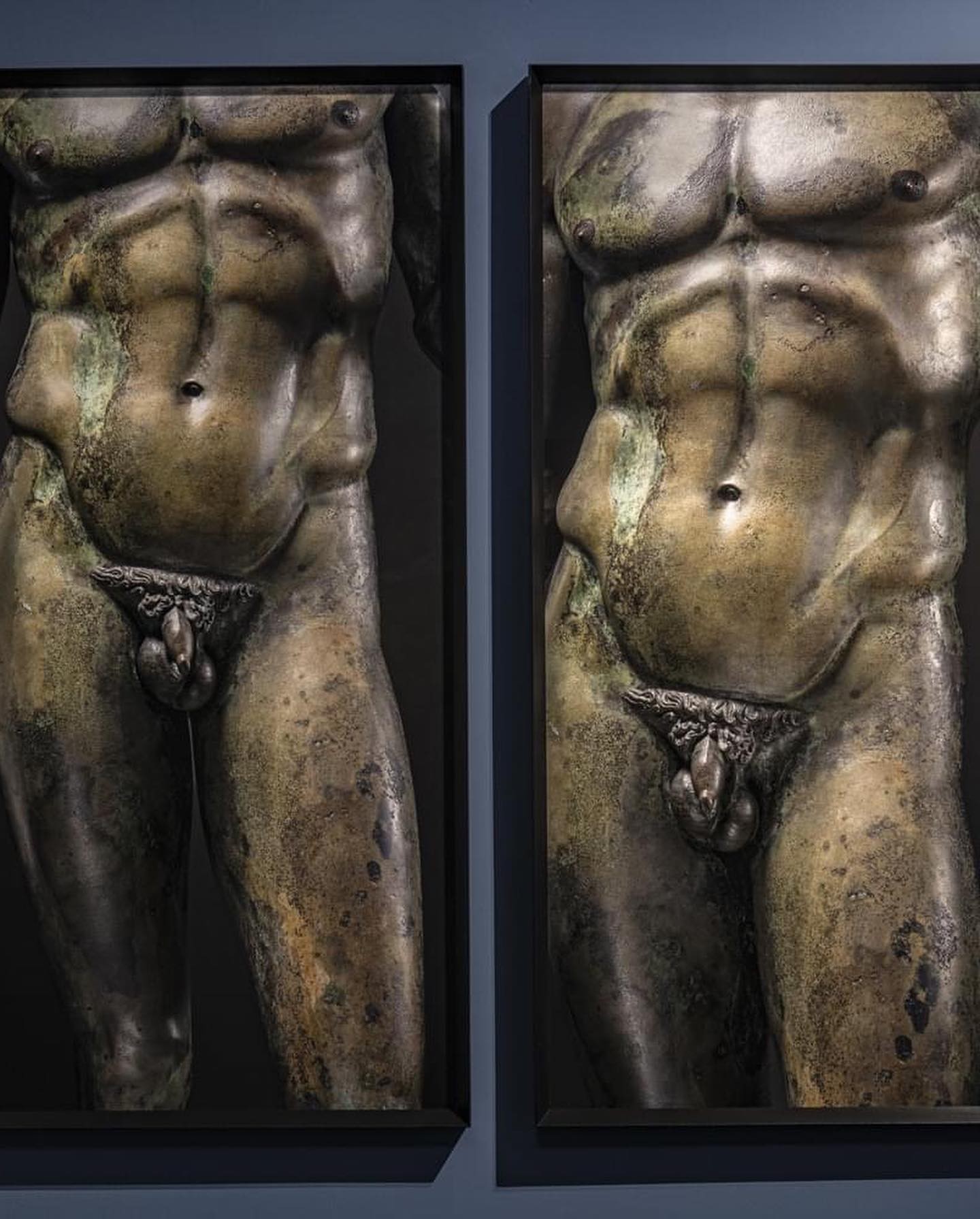 Výstava s názvom Bronzes of Riace od umelca Luigiho Spinu.