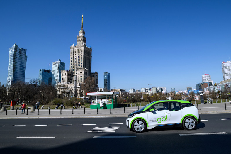 500 elektrycznych BMW i3 do wynajęcia w Warszawie