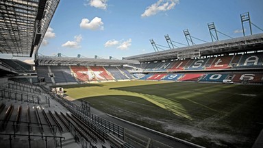 Stadion miał być dumą na Euro. Stał się finansową studnią bez dna