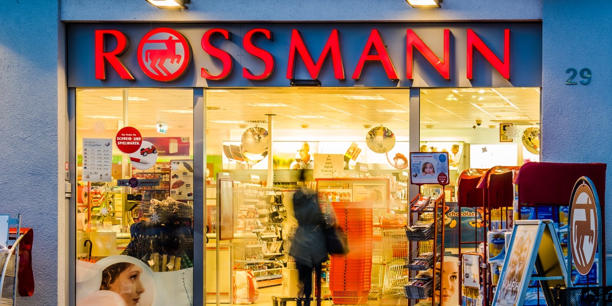 Rossmann rozszerza swoją akcję pomocy uchodźcom z Ukrainy.