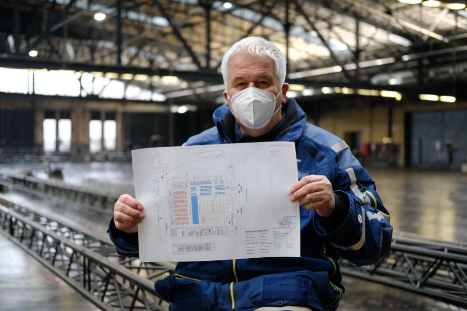 Hala w Berlin Arena przerabiana na centrum szczepień