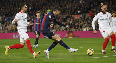 Robert Lewandowski bez błysku, ale Barcelona rozbiła Sevillę. "Duma Katalonii" coraz bliżej tytułu