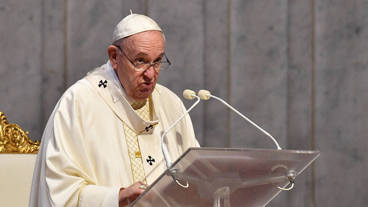 Watykan: papież wysłał 15 respiratorów do 13 krajów