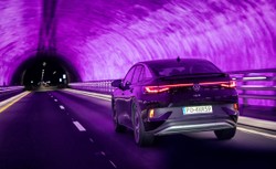 Samochód elektryczny bije spalinowy. Polacy zaskakują hejterów