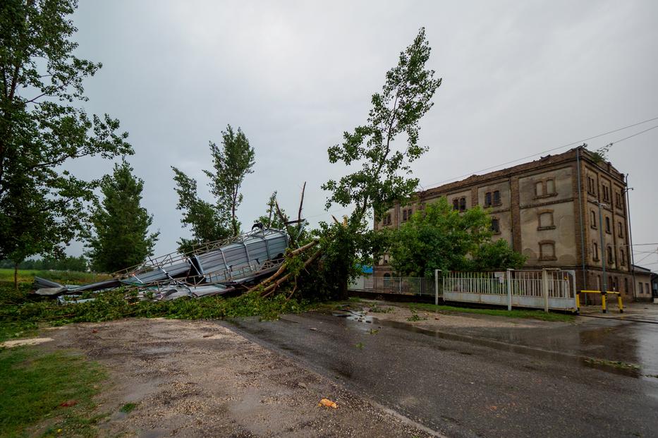 Vihar - Felhőszakadás volt Soltvadkerten / Fotó: MTI/Donka Ferenc