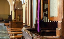 Włamał się do kościoła, zniszczył figurkę z szopki i zasnął w konfesjonale. Teraz usłyszał zarzuty