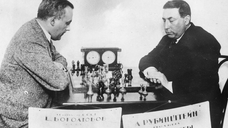 Akiba Rubinstein (z prawej)