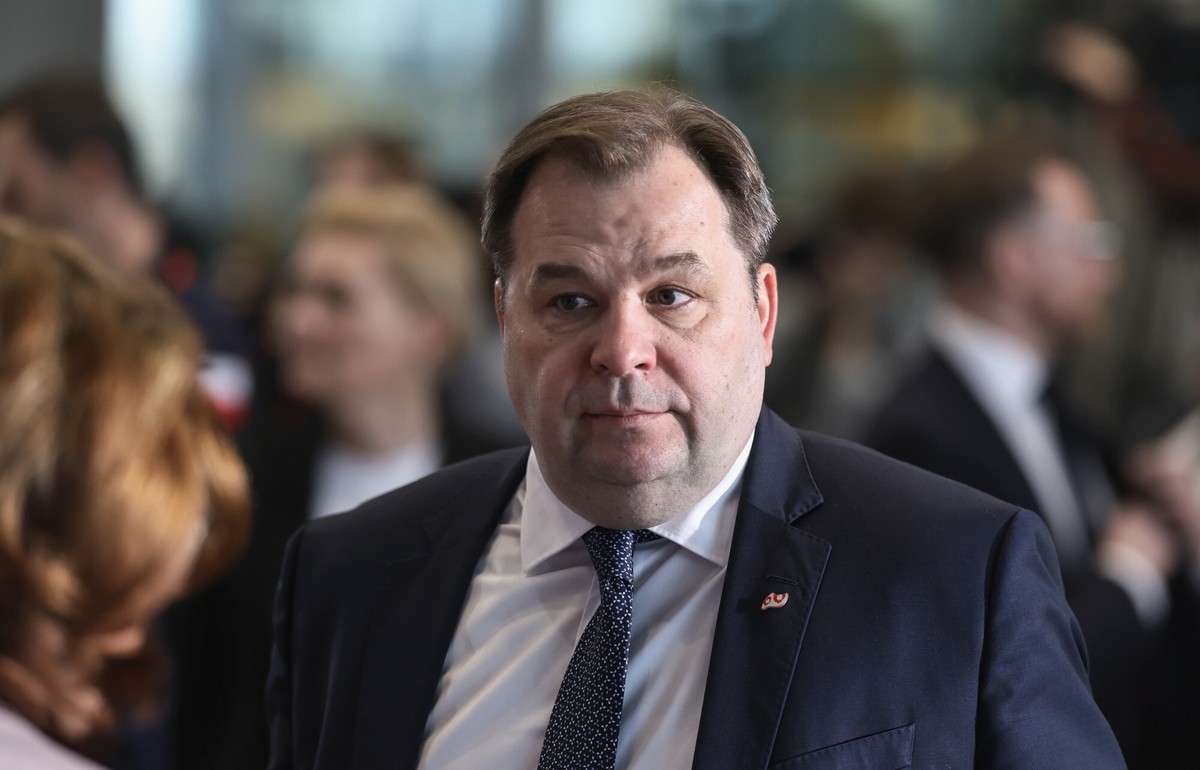 Odwołanie prezesa Poczty Polskiej. Kulisy dymisji