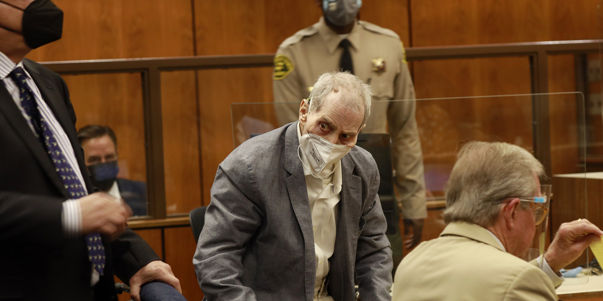 78-letni Robert Durst został w piątek skazany przez sąd za morderstwo swojej wieloletniej przyjaciółki i rzeczniczki. Prawdopodobnie biznesmen i milioner umrze w więzieniu.