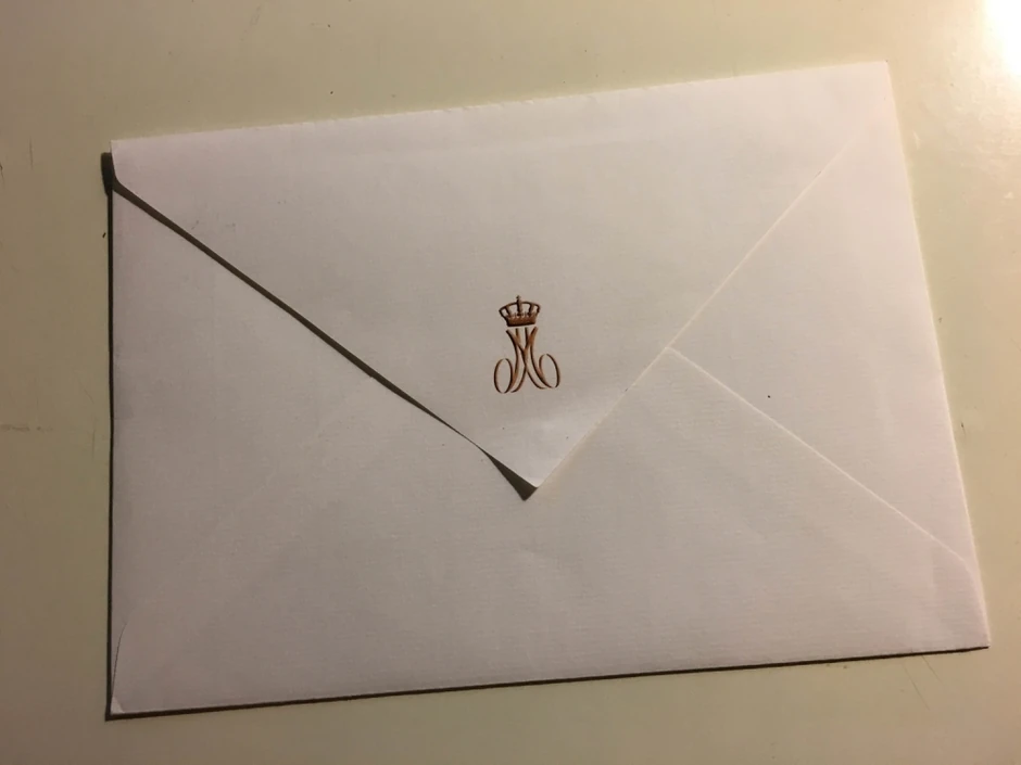 Pozivnice za venčanje kraljevskog para