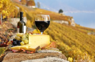 Francja: Pomysł nałożenia przez USA ceł na francuskie towary jest "nie do zaakceptowania"