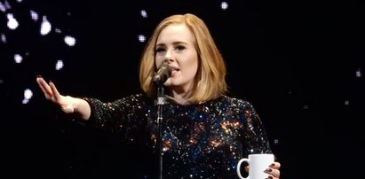 Adele zalała się łzami na filmiku, który opublikowała w sieci. Wyjaśniła, dlaczego jest załamana. Za co przeprosiła fanów?