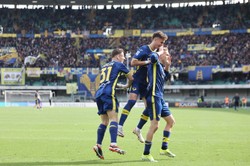 Karol Świderski zaliczył wejście smoka. Wszedł z ławki i zapewnił Veronie wygraną [WIDEO]