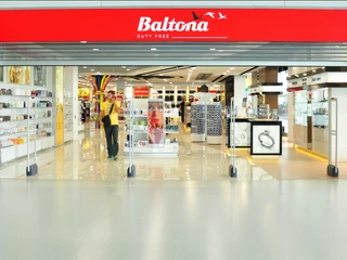 Baltona nadal działa, zarządzając sklepami duty free na lotniskach w całym kraju