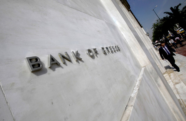 Napis "Bank of Greece" na siedzibie Banku Grecji w Atenach.