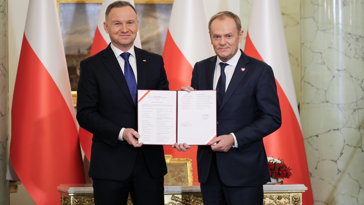  Andrzej Duda oraz Donald Tusk podczas uroczystości zaprzysiężenia