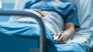 Mniej chorych na COVID-19 w szpitalach. Ok. 12 tys. łóżek  wróci do systemu ochrony zdrowia