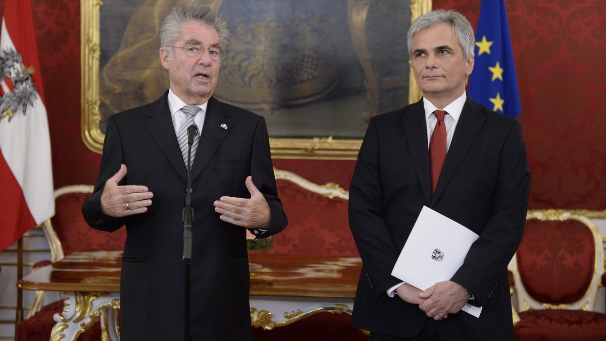 Dotychczasowy kanclerz Austrii Werner Faymann poinformował w poniedziałek, że jego Socjaldemokratyczna Partia Austrii (SPOe) podejmie we wtorek wstępne rozmowy z konserwatywną Austriacką Partią Ludową (OeVP) w sprawie kontynuowania ich większościowej koalicji.